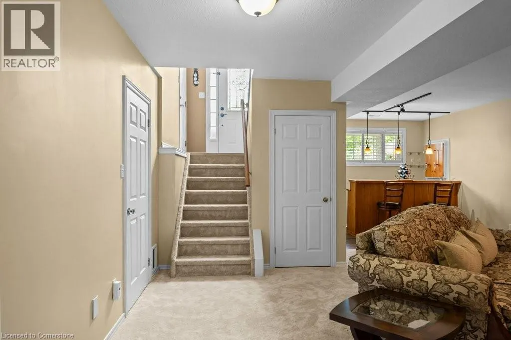 25 HYSLOP Drive
