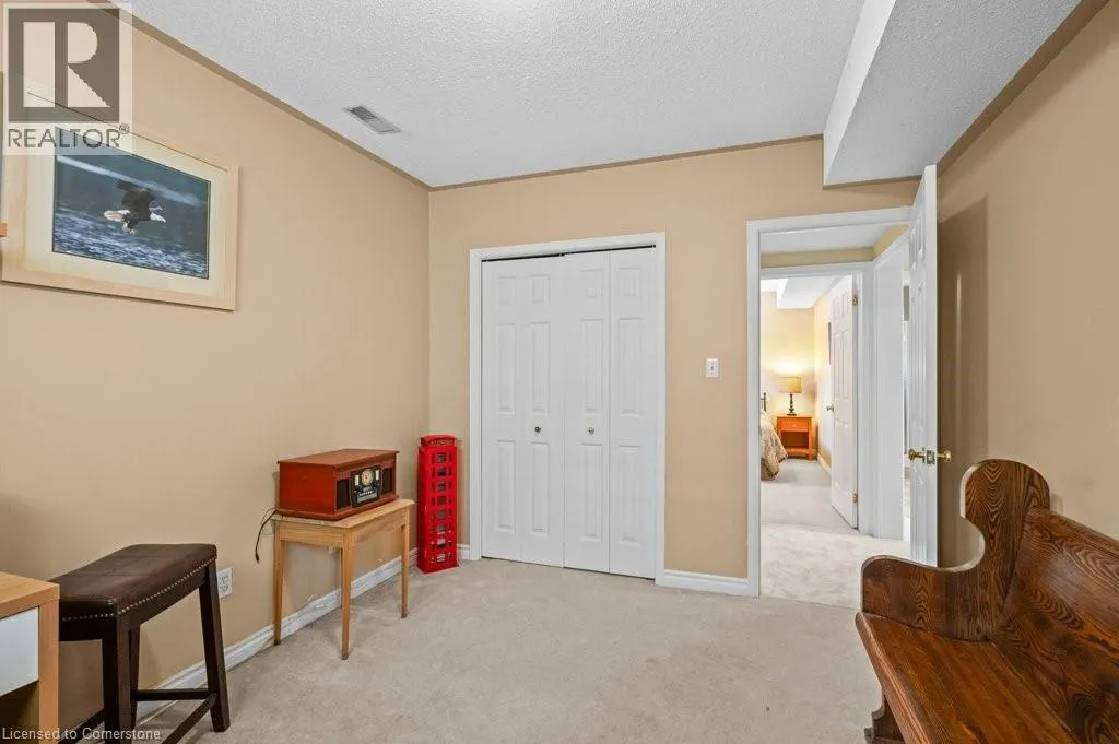 25 HYSLOP Drive