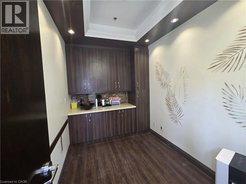 4033 HURONTARIO Street Unit# 1, #1
