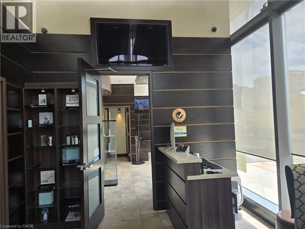 4033 HURONTARIO Street Unit# 1, #1