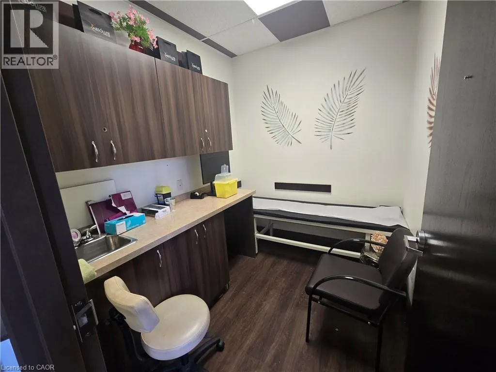4033 HURONTARIO Street Unit# 1, #1