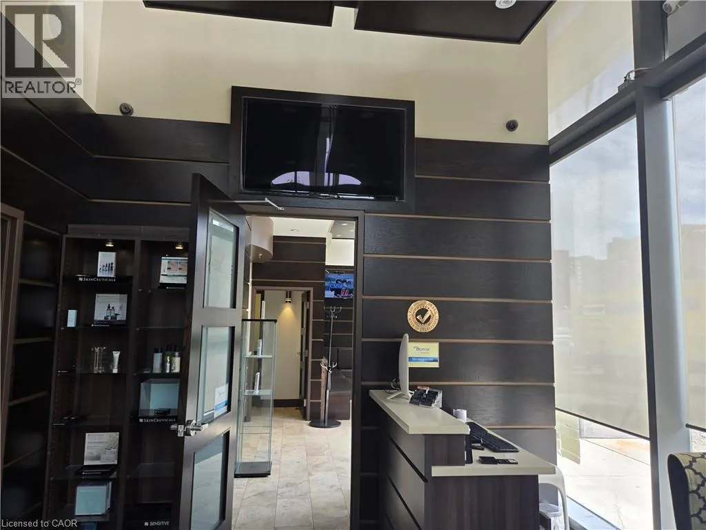 4033 HURONTARIO Street Unit# 1, #1