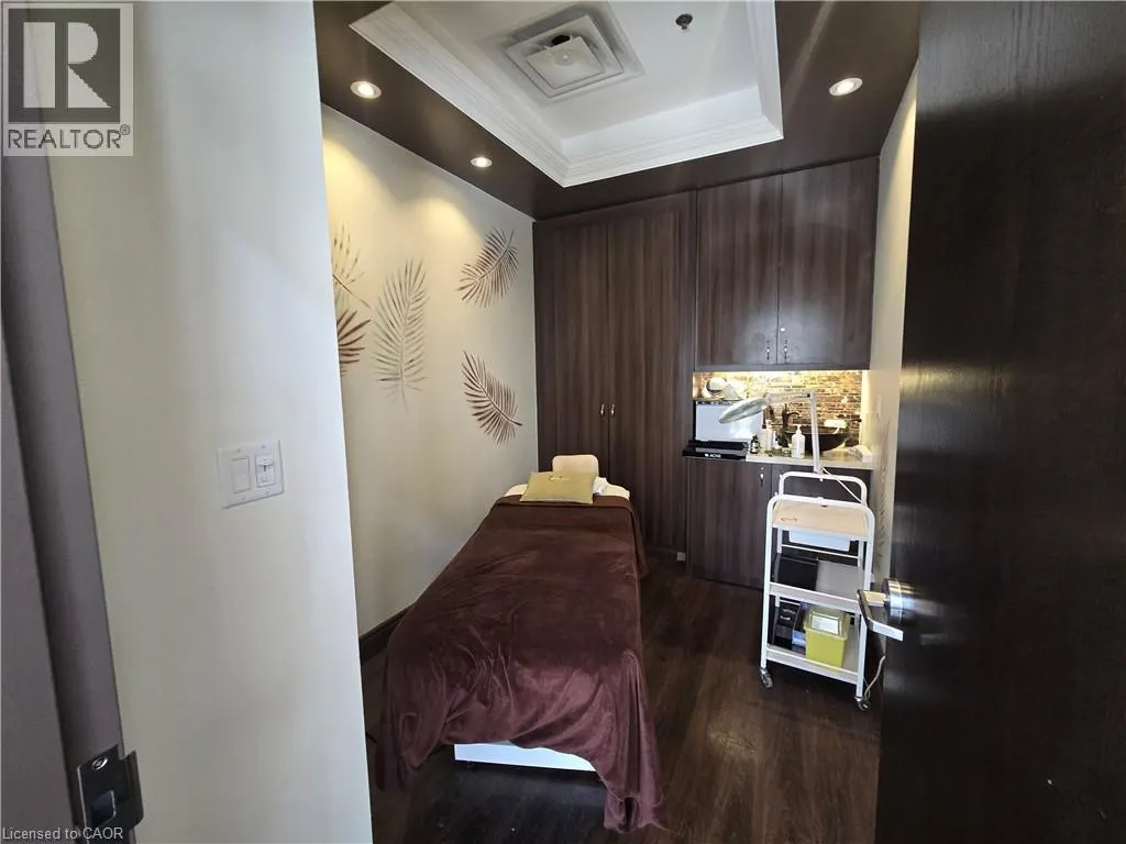 4033 HURONTARIO Street Unit# 1, #1