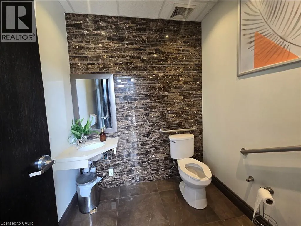 4033 HURONTARIO Street Unit# 1, #1