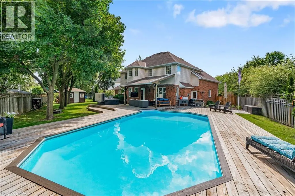 17 KINTYRE Court