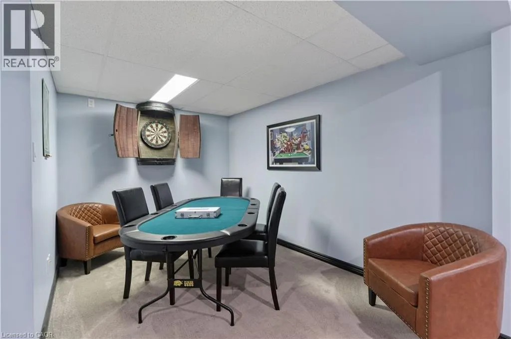 17 KINTYRE Court