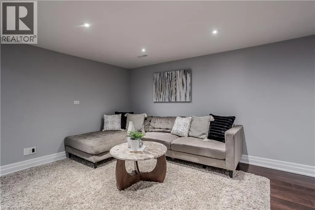 447 WOODVIEW Road Unit# 3, #3