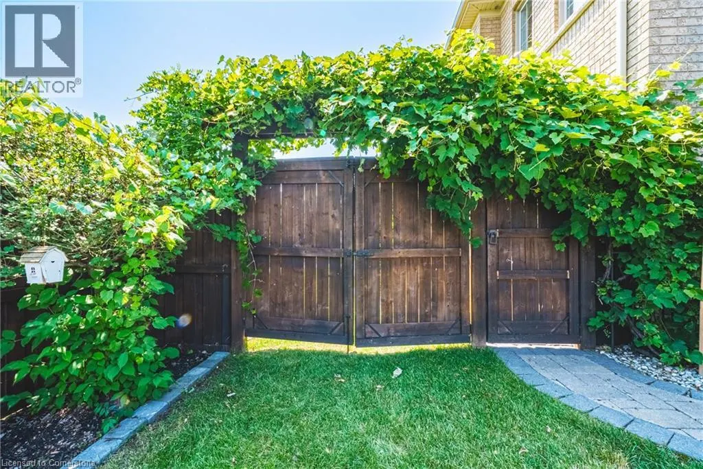 8788 DOGWOOD Crescent