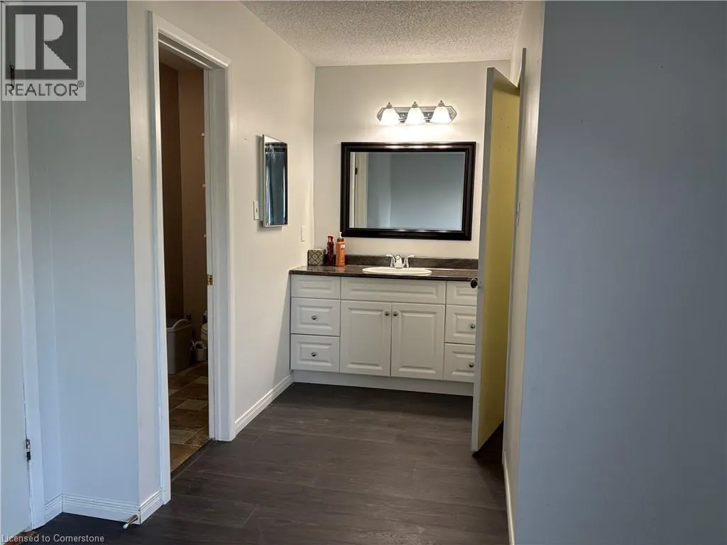 322 SCOTTSDALE DR