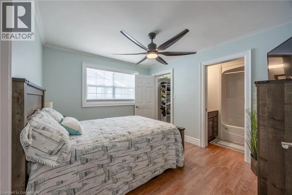 54 RIDGEWOOD Drive