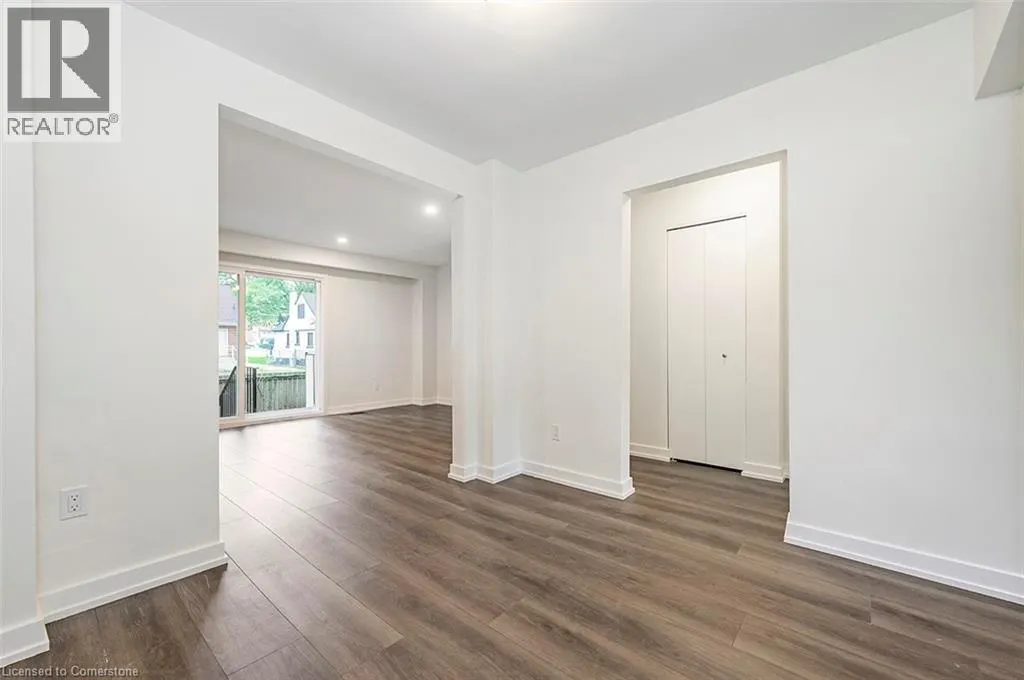 28 WOODMAN Drive N