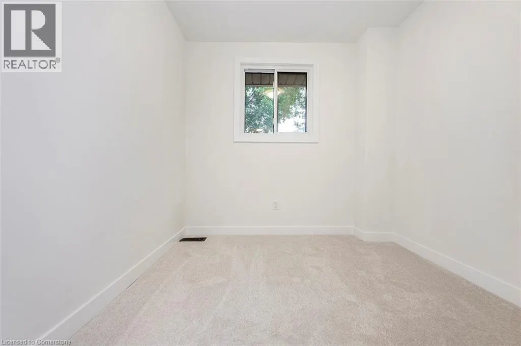28 WOODMAN Drive N