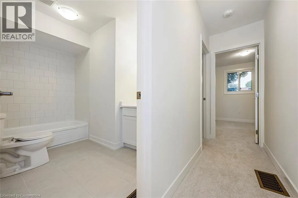 28 WOODMAN Drive N
