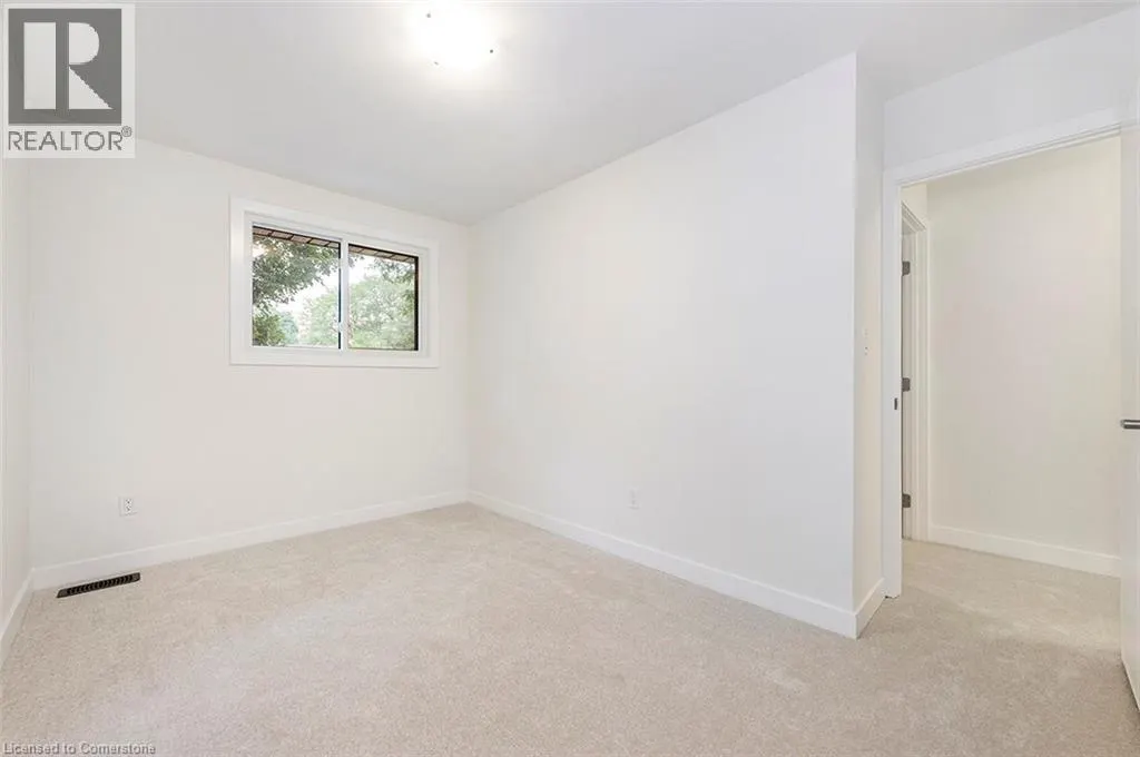 28 WOODMAN Drive N