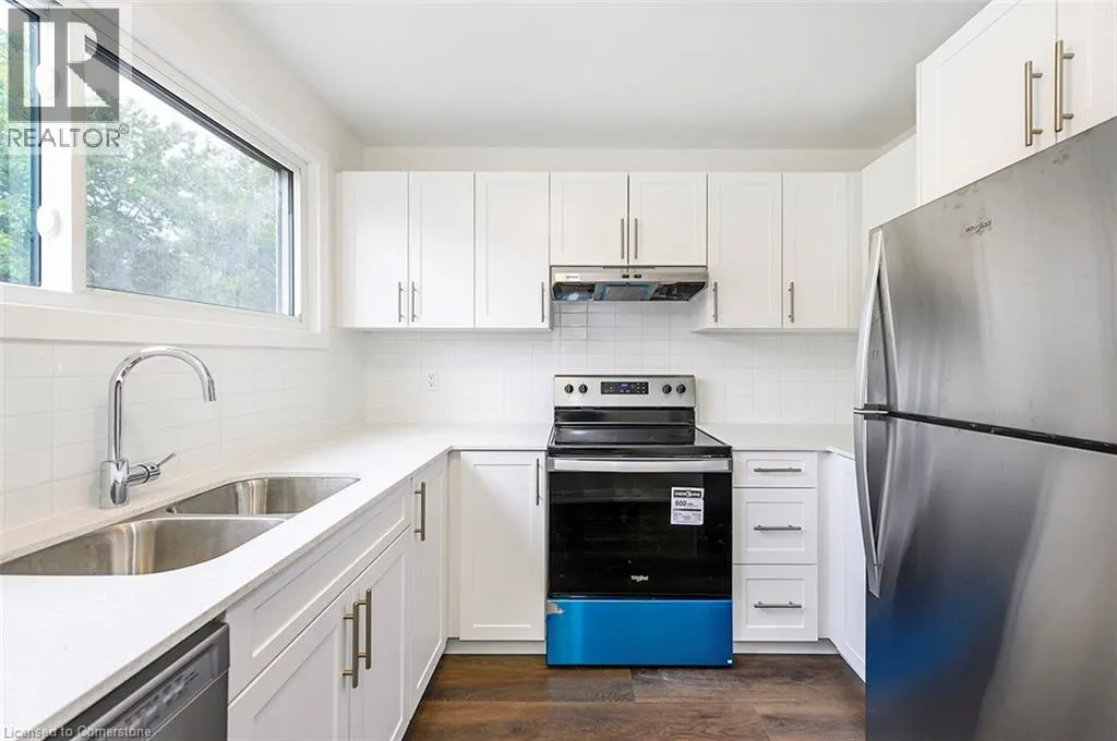 28 WOODMAN Drive N