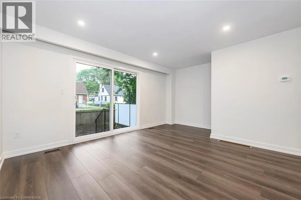 28 WOODMAN Drive N