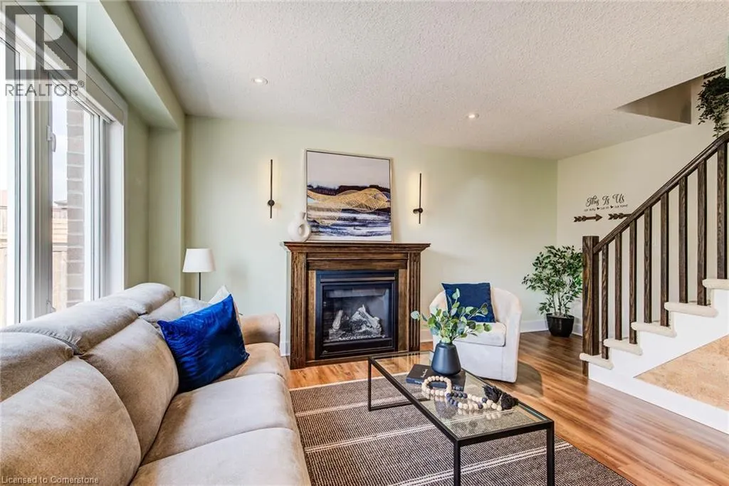 127 ENGLISH Crescent