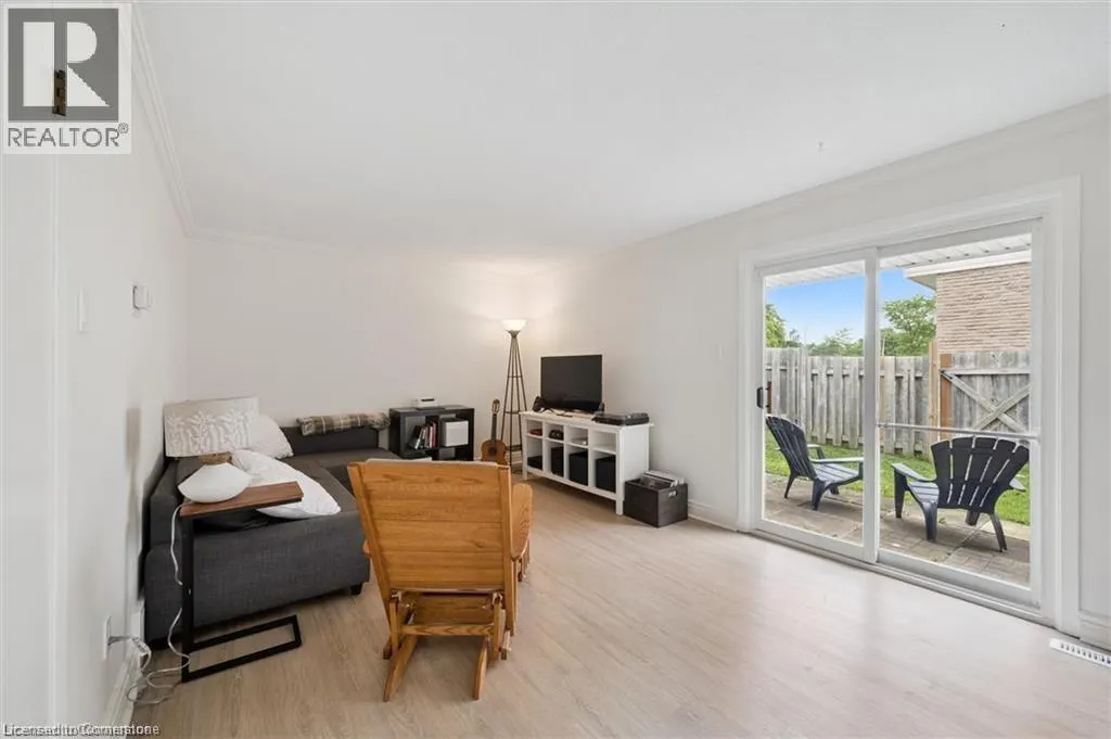 320 BLUEVALE Street N Unit# A, #A