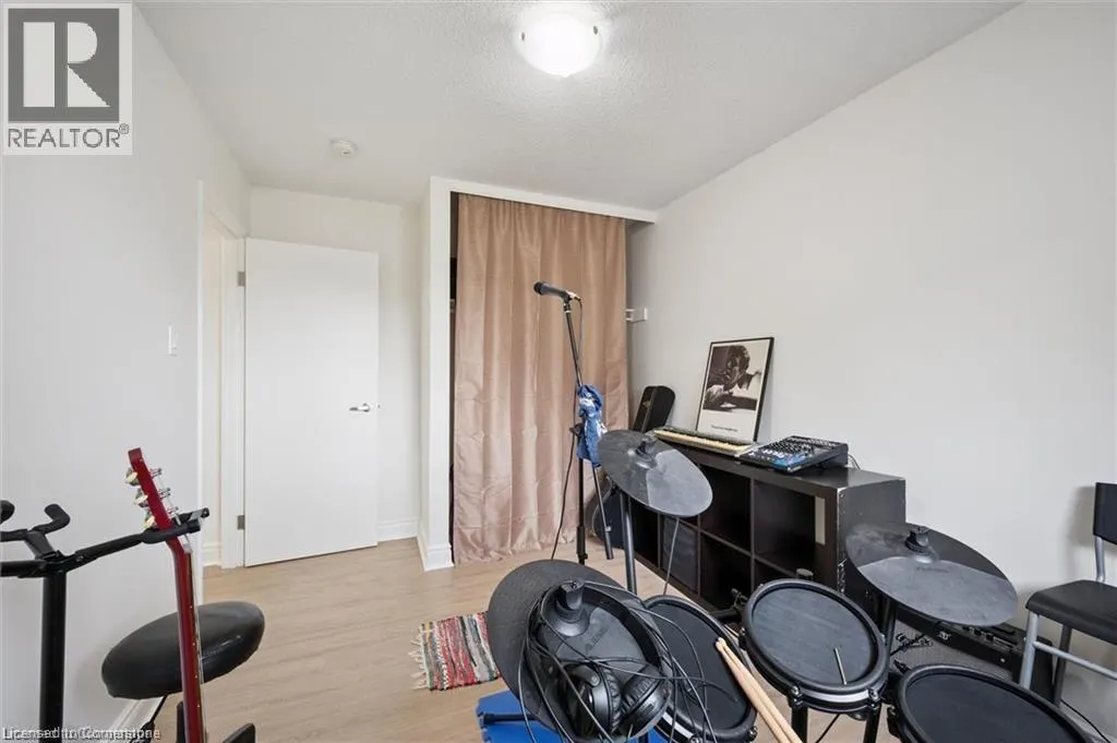 320 BLUEVALE Street N Unit# A, #A