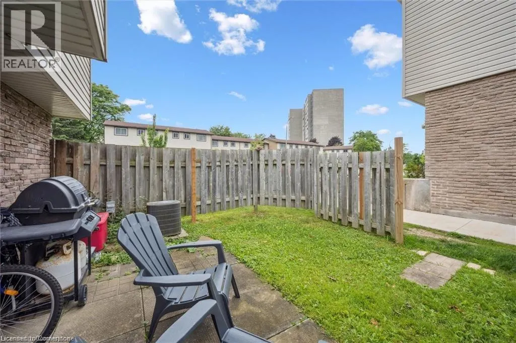 320 BLUEVALE Street N Unit# A, #A