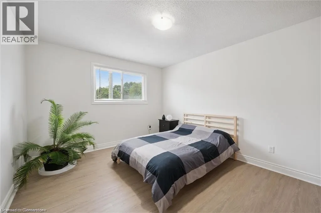 320 BLUEVALE Street N Unit# A, #A