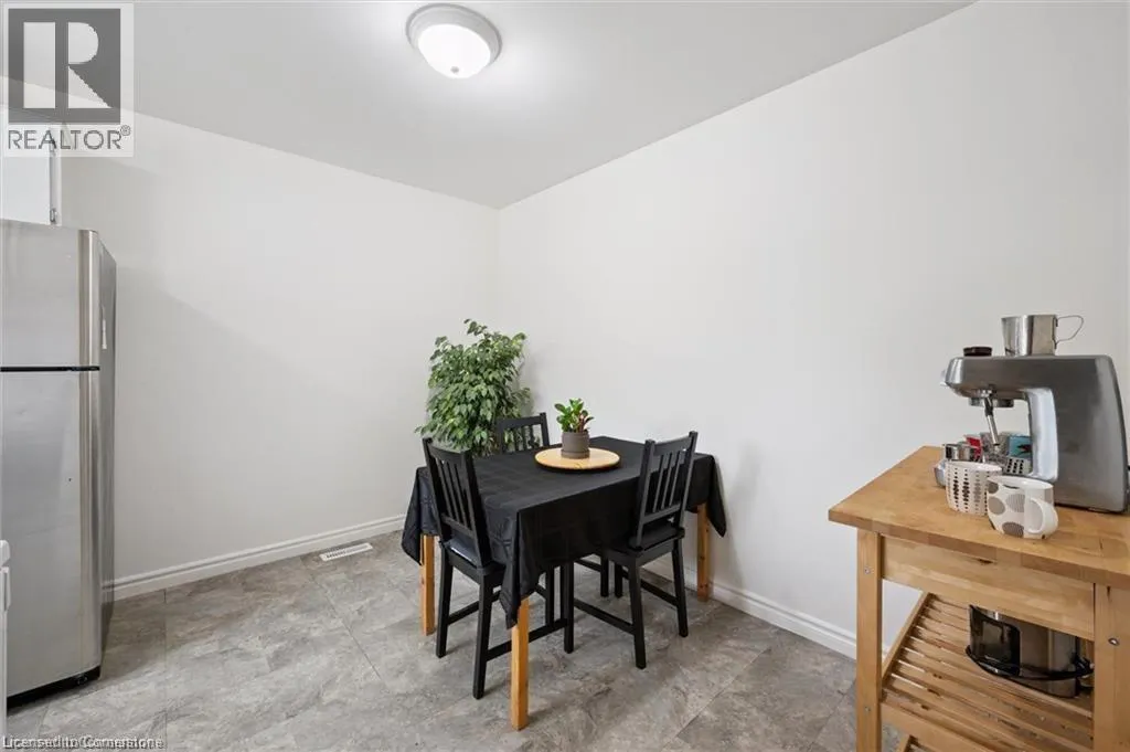 320 BLUEVALE Street N Unit# A, #A