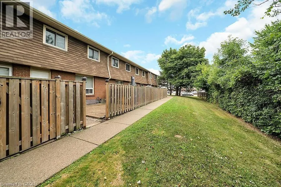1015 UPPER GAGE Avenue Unit# 4, #4