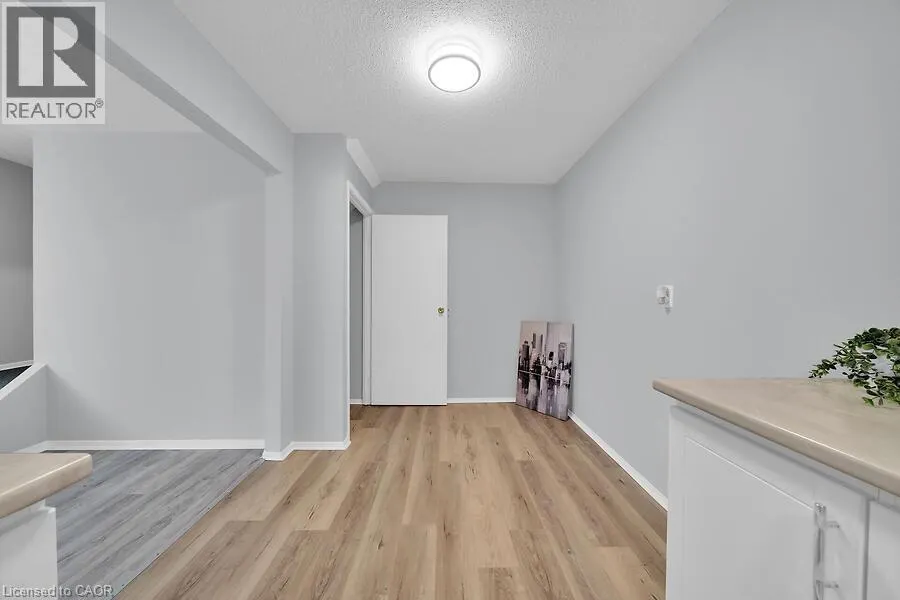 1015 UPPER GAGE Avenue Unit# 4, #4