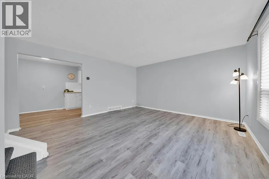 1015 UPPER GAGE Avenue Unit# 4, #4
