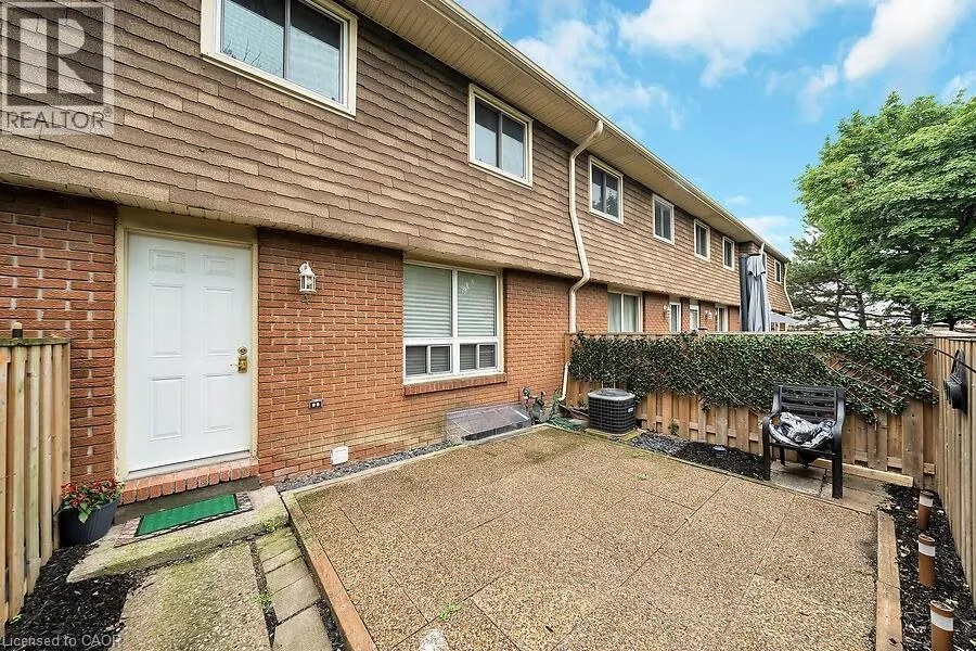 1015 UPPER GAGE Avenue Unit# 4, #4