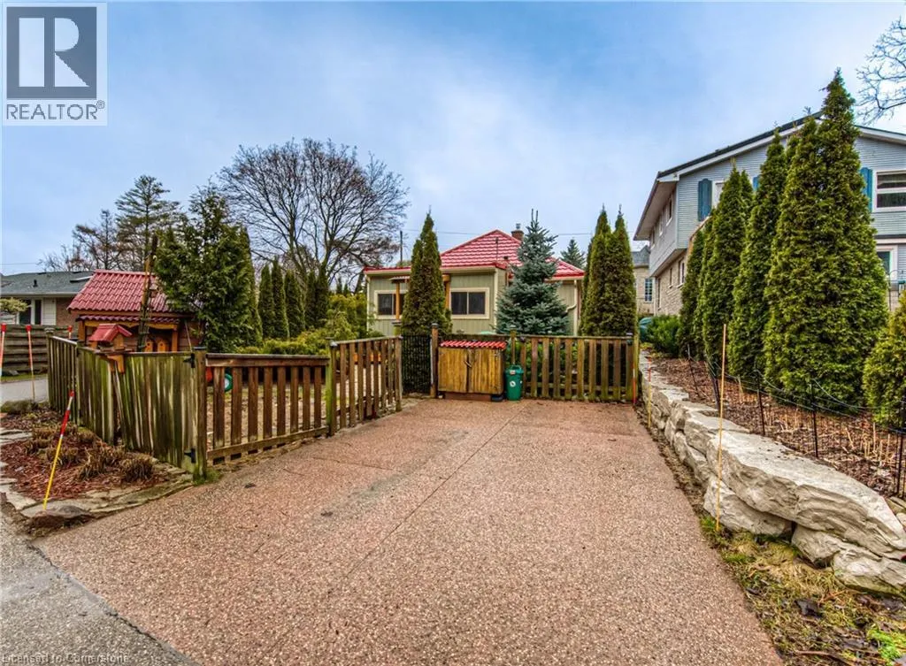 32 HOLLY Trail