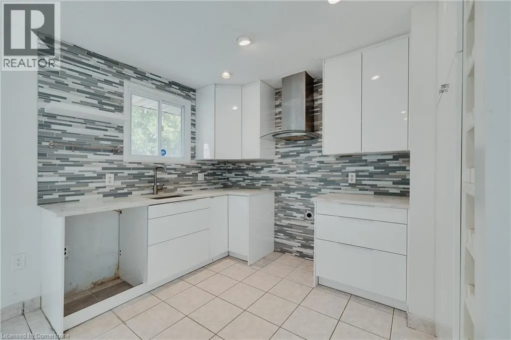 595 PIONEER Drive