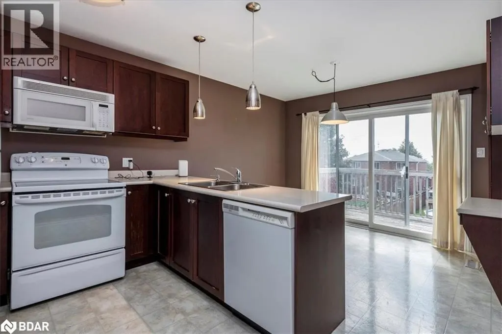 12 REVELSTOKE Court