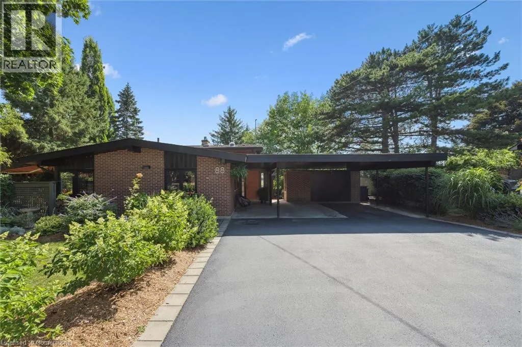 88 CALLANDER Drive