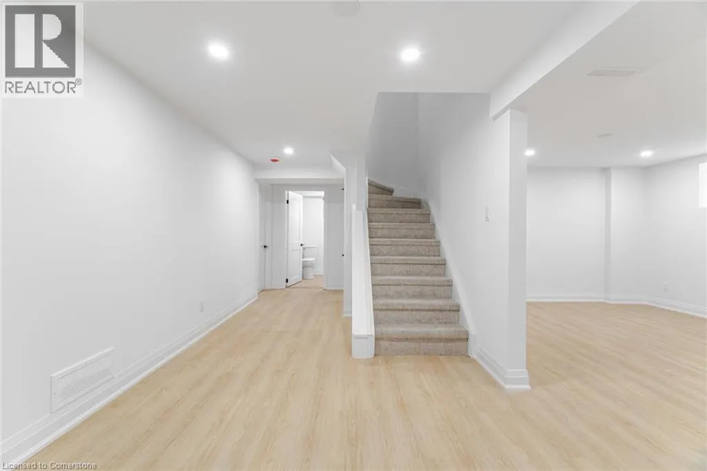 2392 ARNOLD Crescent