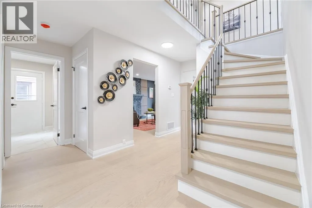 2392 ARNOLD Crescent