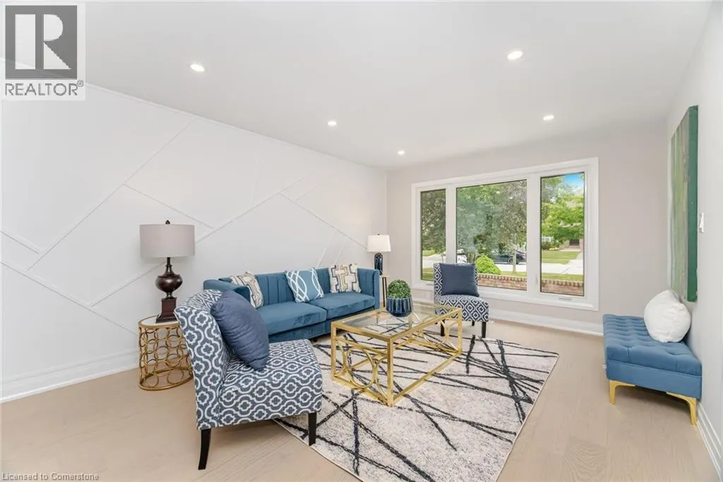 2392 ARNOLD Crescent
