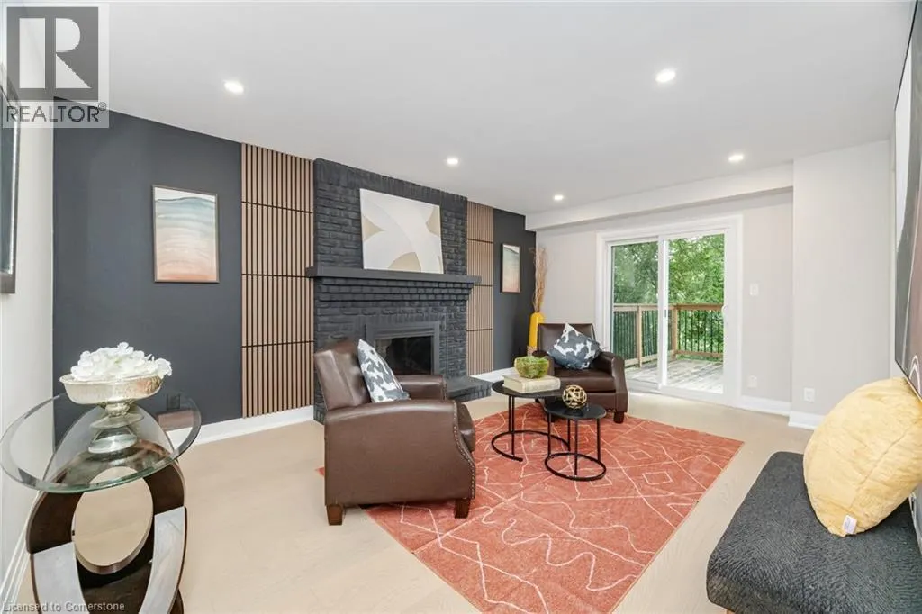 2392 ARNOLD Crescent