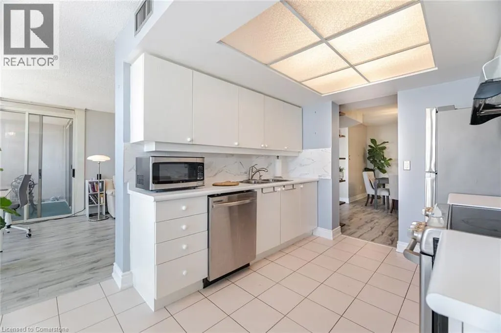 45 KINGSBRIDGE GARDEN Circle Unit# 3208, #3208