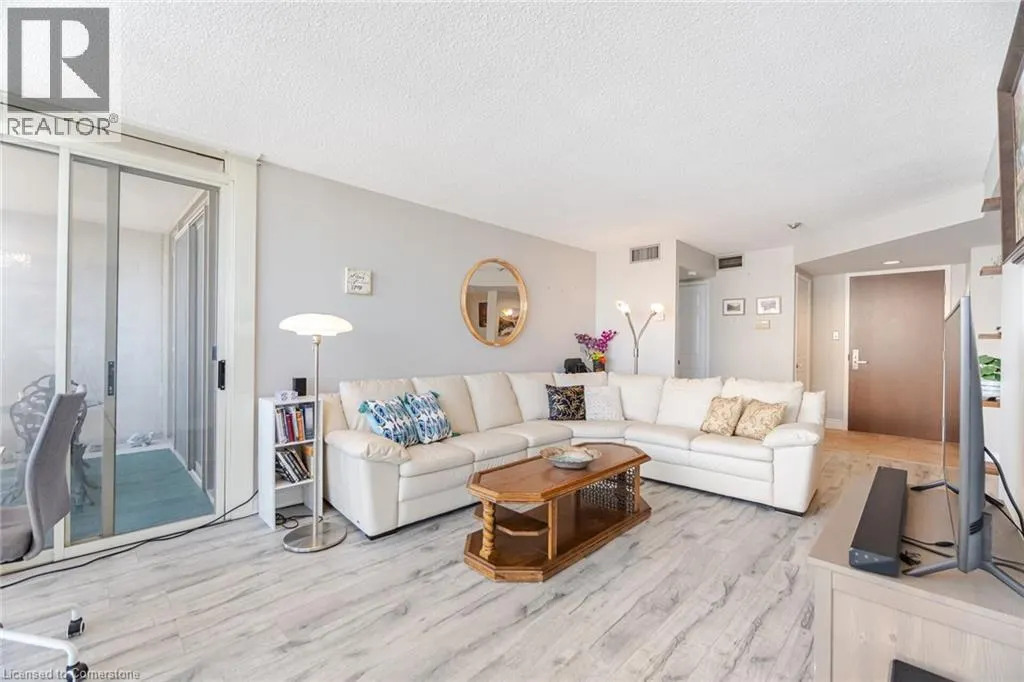 45 KINGSBRIDGE GARDEN Circle Unit# 3208, #3208