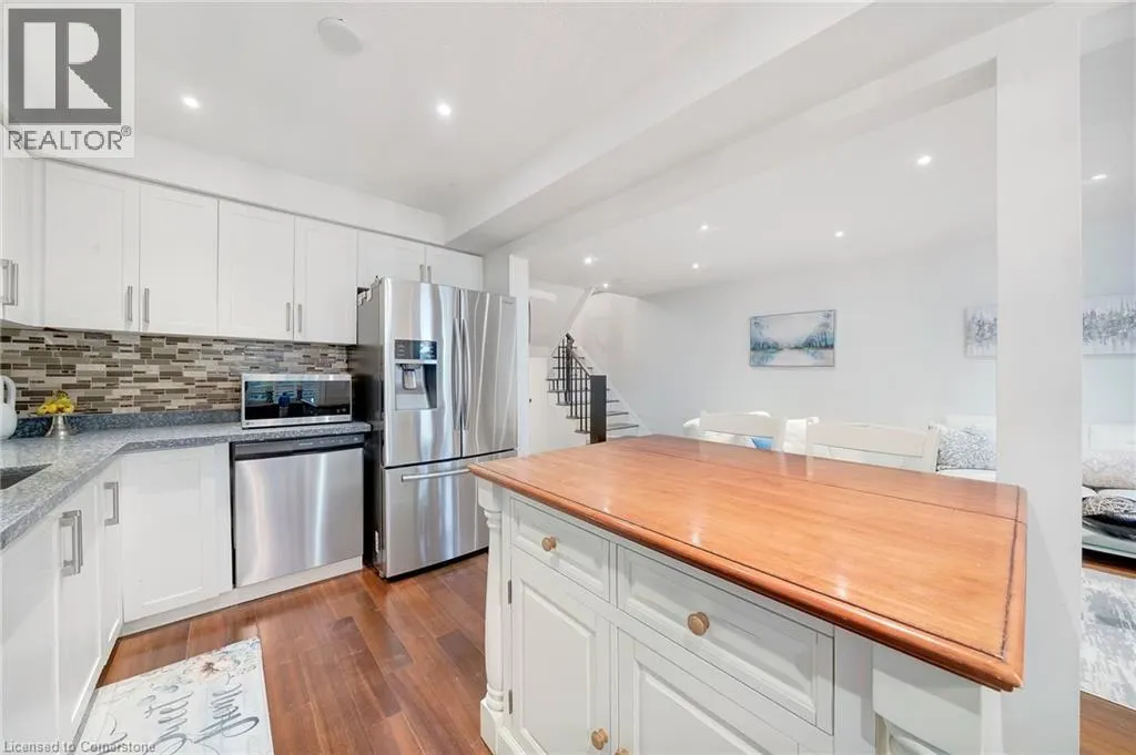 800 PARAMOUNT Drive Unit# 28, #28