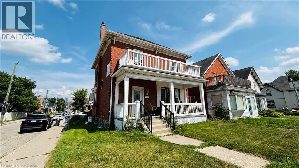 30 REGINA Street N