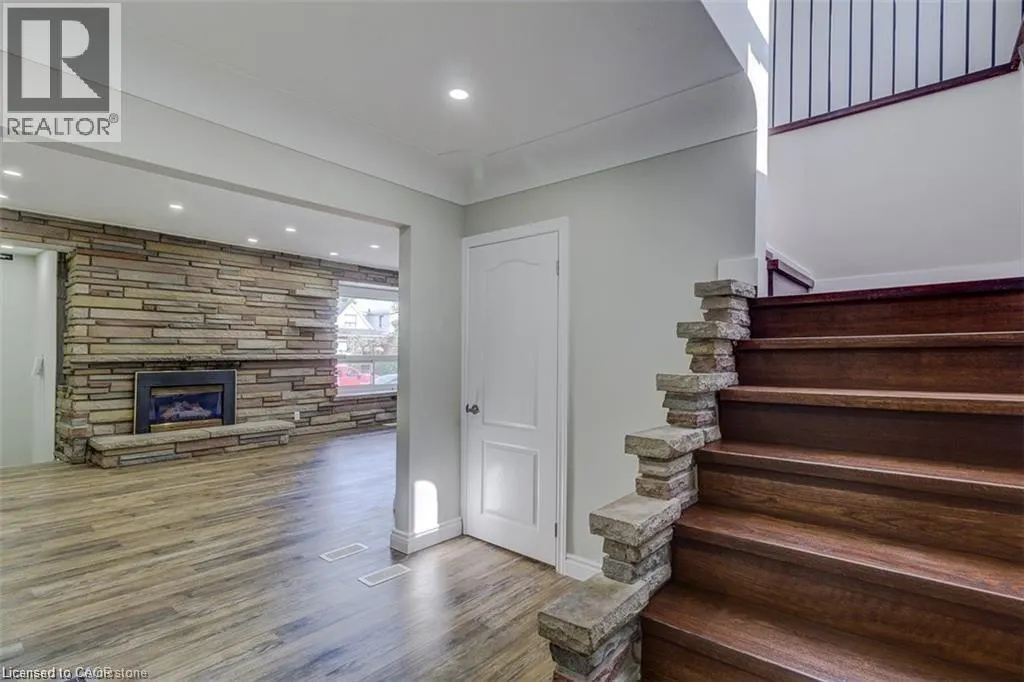 1459 MAIN Street E
