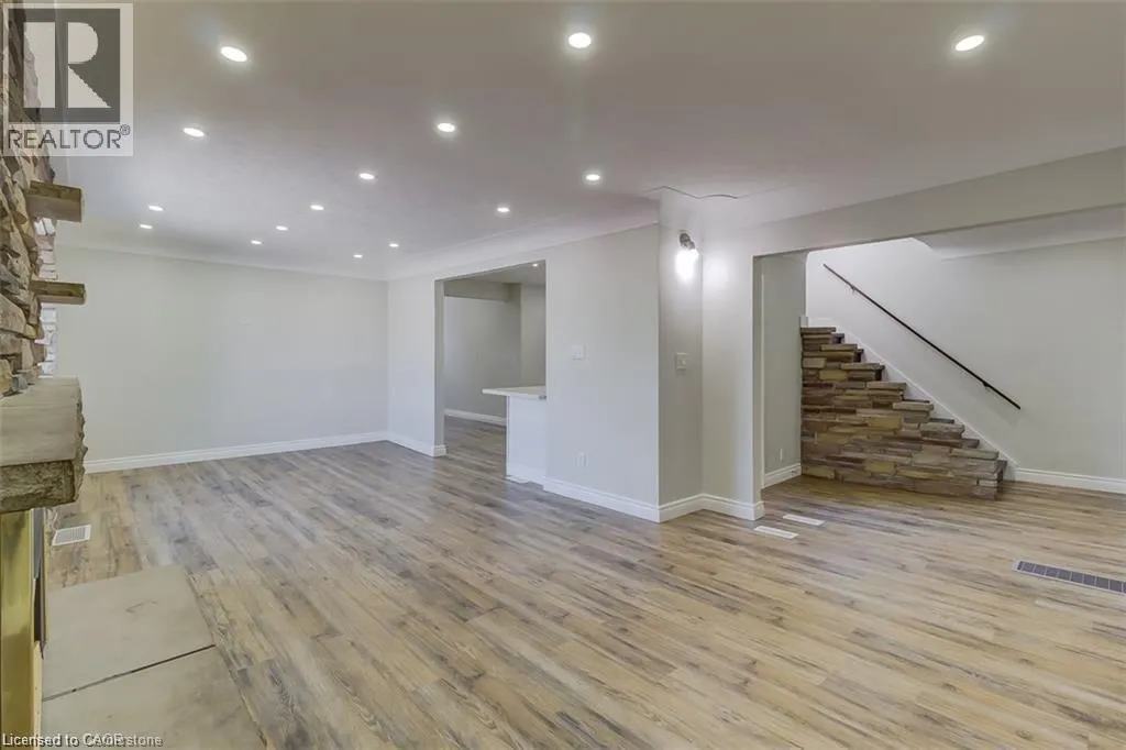 1459 MAIN Street E