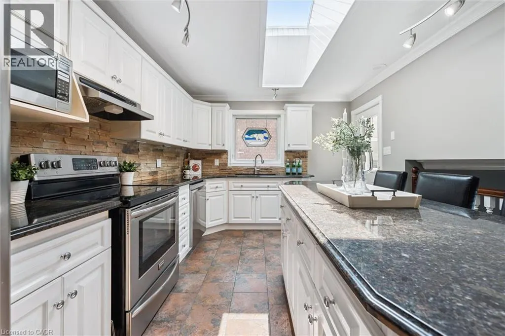 114 DELAVAN Drive