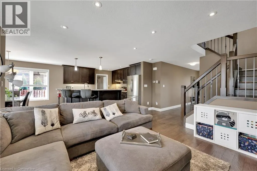 5 OLIVER Crescent