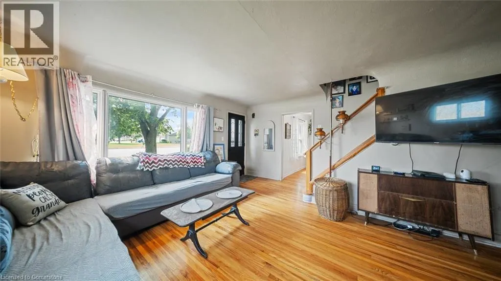 509 QUEENSWAY W