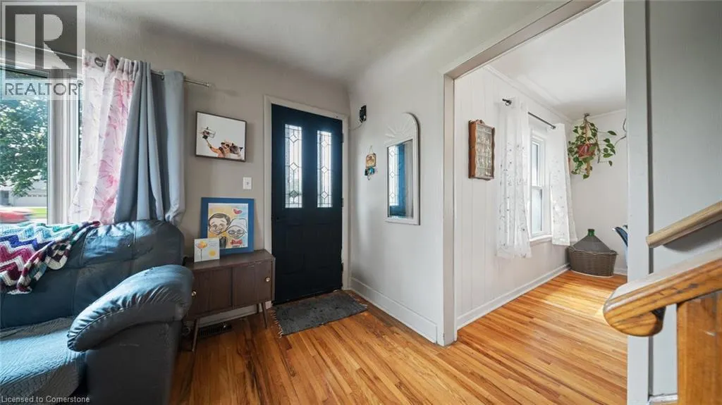 509 QUEENSWAY W