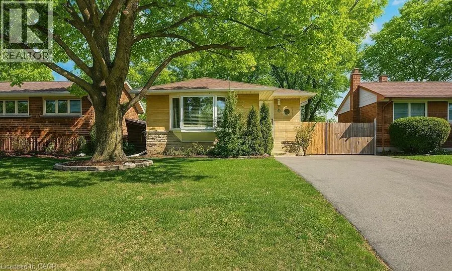 37 KINGSLEA Drive Unit# UPPER, #UPPER