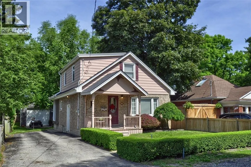 199 1/2 DUNDAS Lane